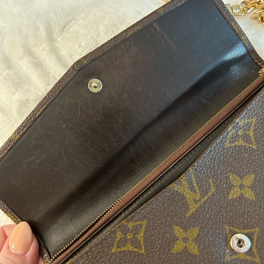 Louis Vuitton Monogram Sarah Wallet - with D-ring attached - Picture 7 of 13